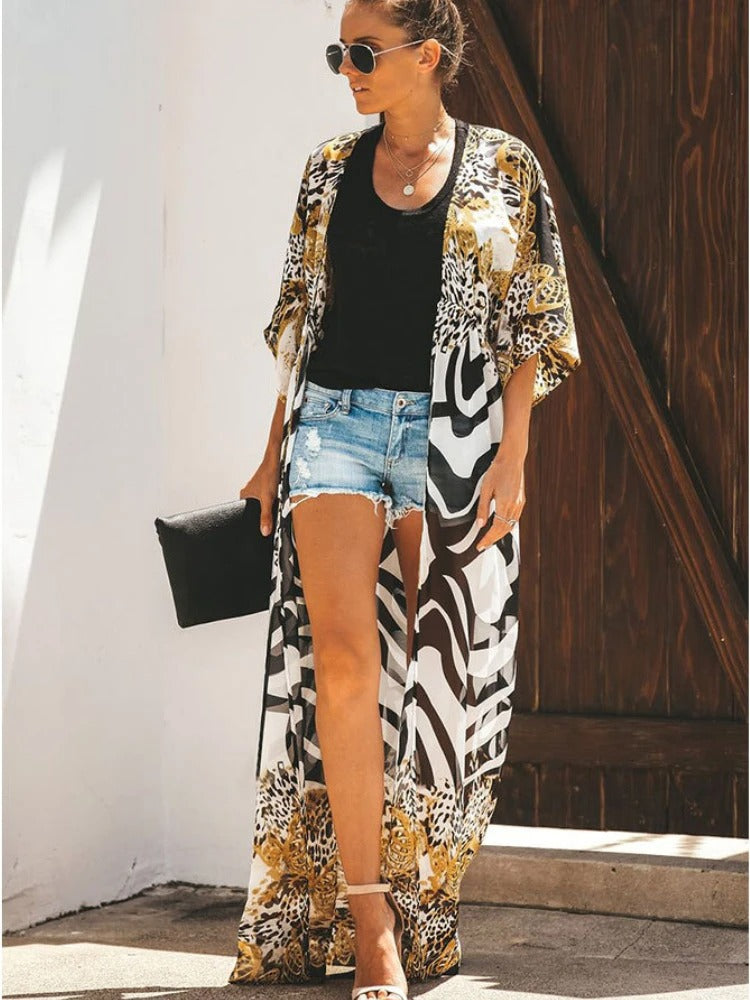 Kimono with leopard pattern
