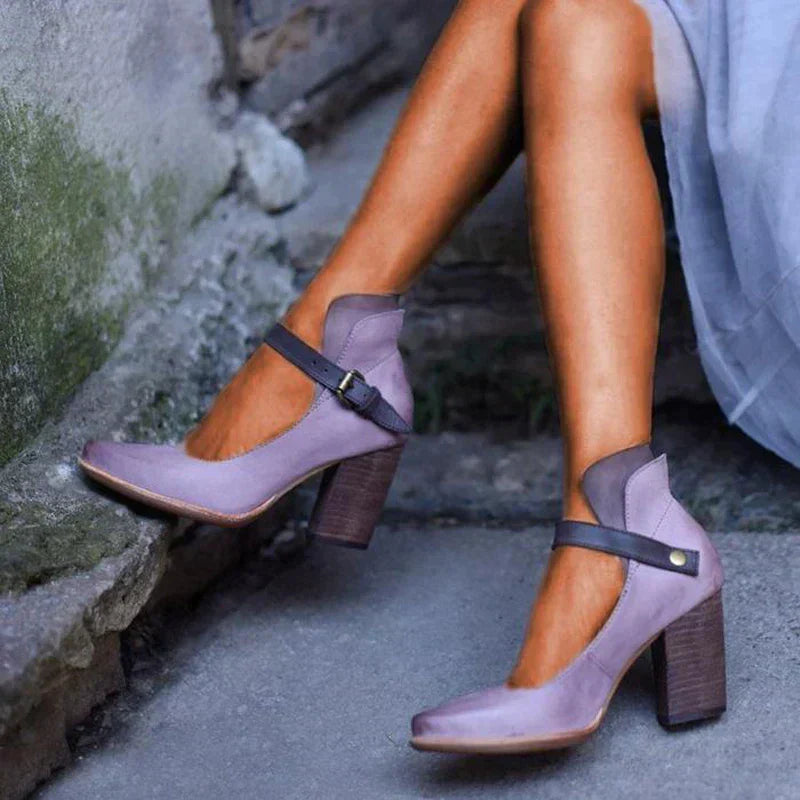 Elegant Heeled Shoe With Strap
