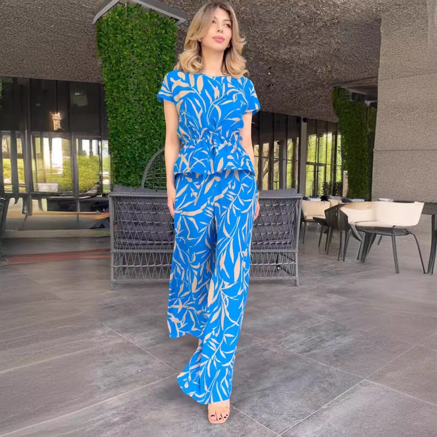 Women's Flowing Jumpsuit with Floral Design and Elastic Waist