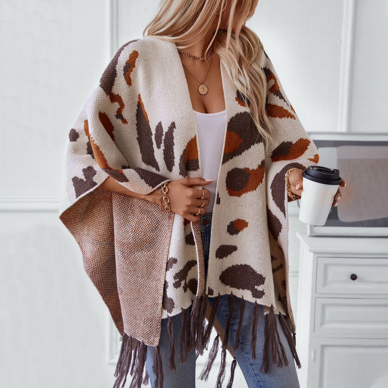 Women's soft scarf with fringed design