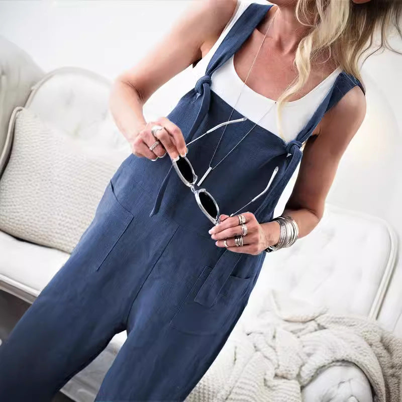 Women's jumpsuit with practical pockets and adjustable straps