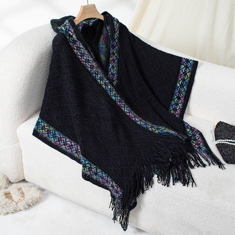 Women's elegant poncho with high-quality textured design and fringes