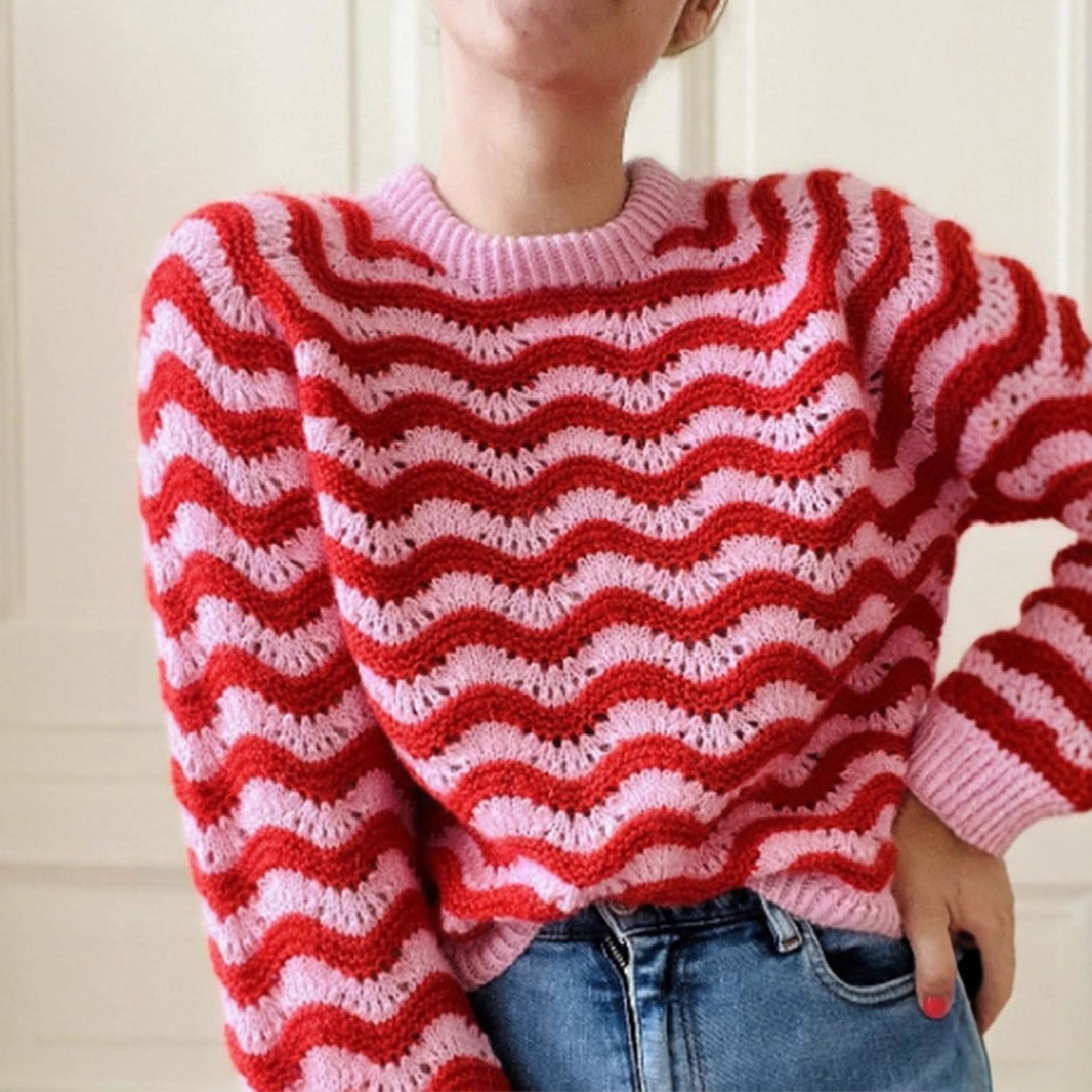 Women's knitted pullover with wave pattern and generous cut