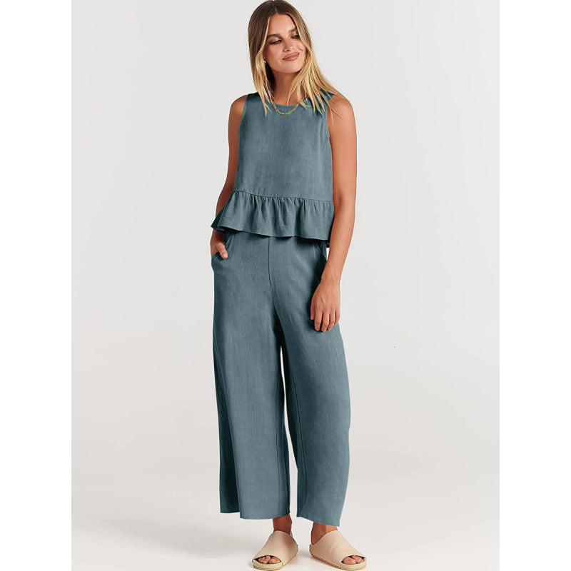 Women's casual jumpsuit with voluminous top and side pockets