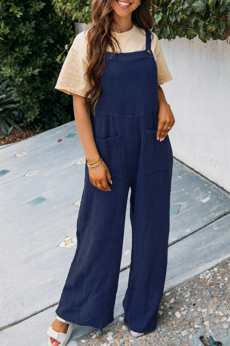 Women's casual jumpsuit with a loose fit and practical pockets
