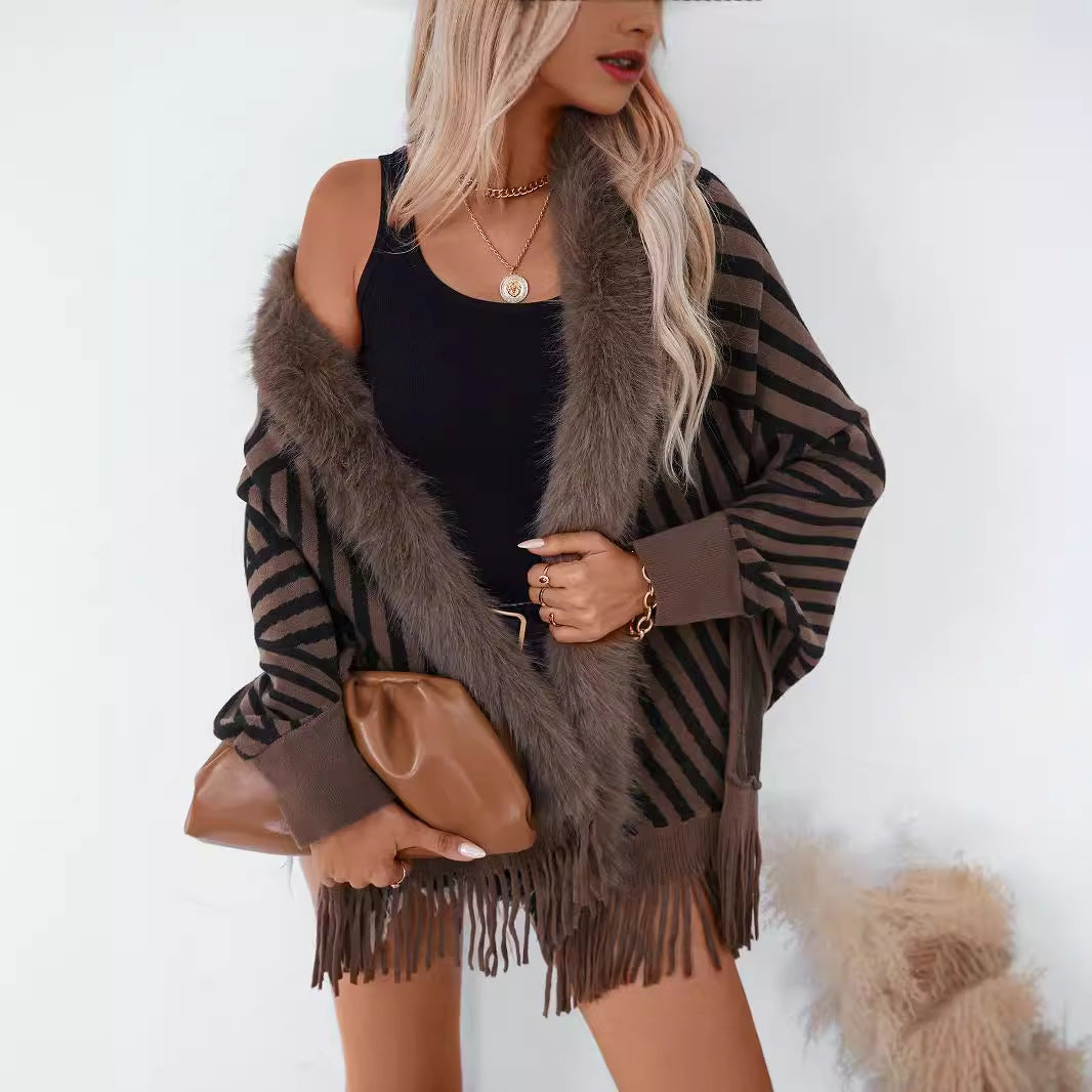 Women's Knit Poncho with Elegant Faux Fur Collar and Fringed Design