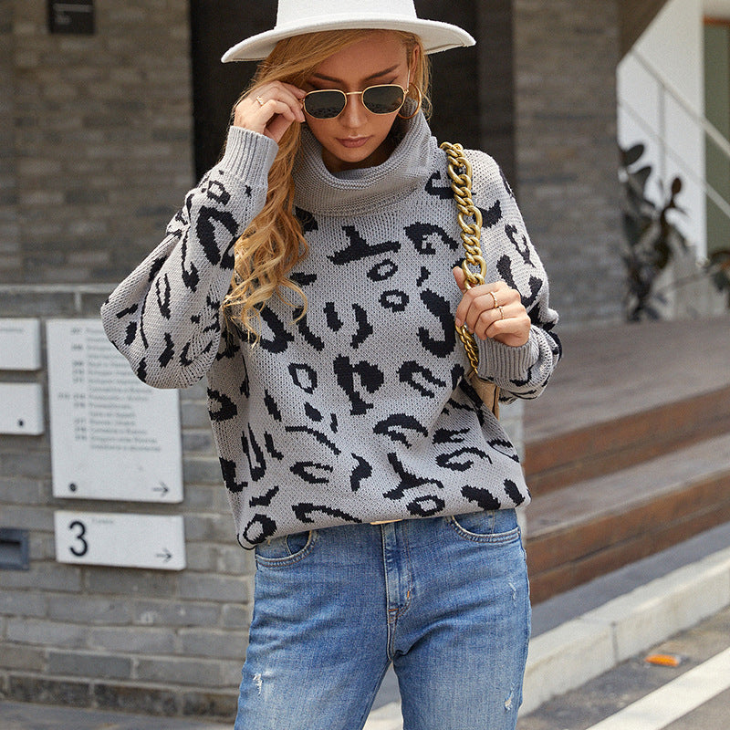 Women cozy oversized pullover with trendy leopard pattern