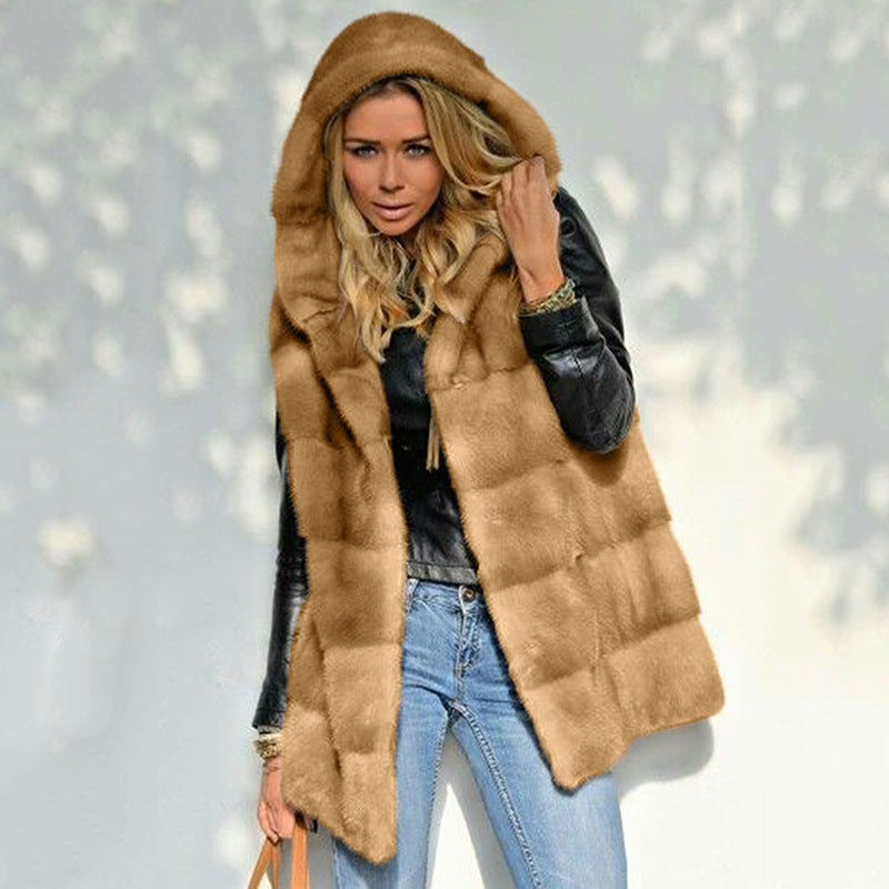 Women’s fleece vest with hood