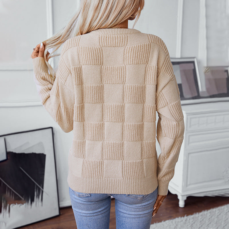 Women's patterned knit pullover with panoramic design and cozy texture
