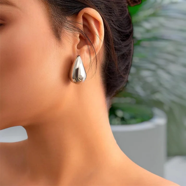Clomoe Drop Earrings