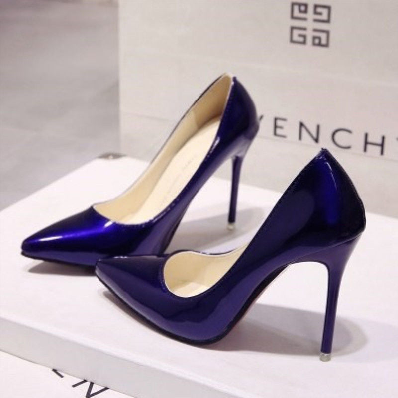 Ladies Elegant High Gloss Pumps with Slim Silhouette and Comfortable Lining