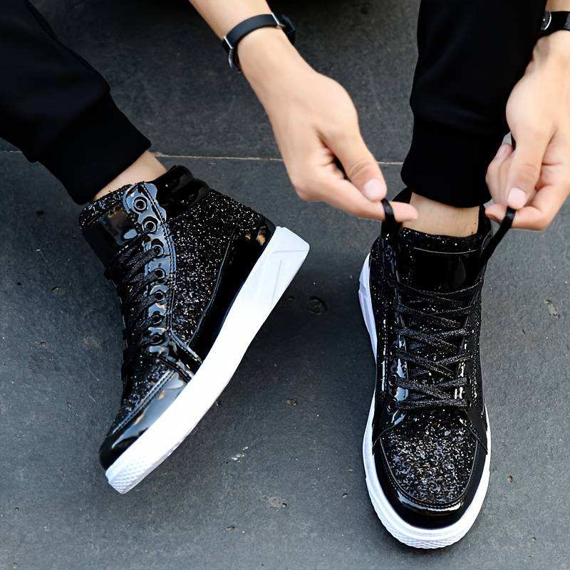 Men's Basketball Shoes With Shiny Effect