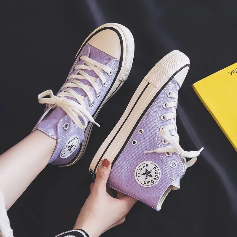 Women High Format Sneakers made of lightweight and breathable canvas with classic design