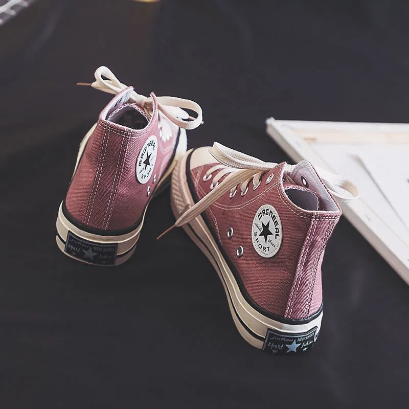 Women High Format Sneakers made of lightweight and breathable canvas with classic design