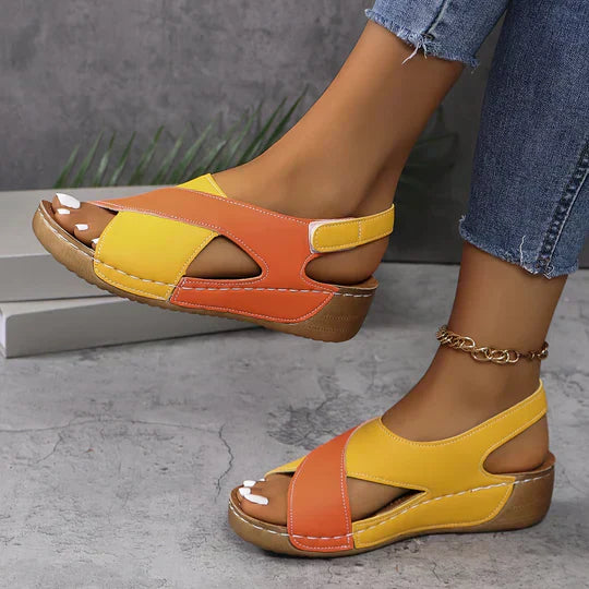 Women's shoes with contrasting wedge heel