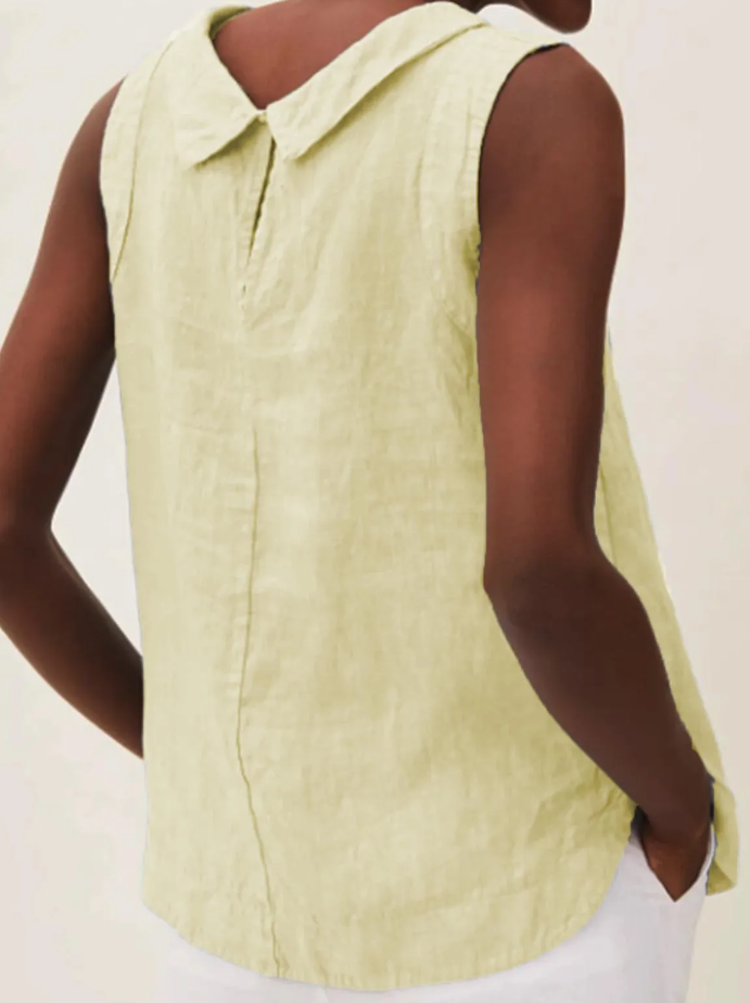 Short sleeve blouse with round neckline