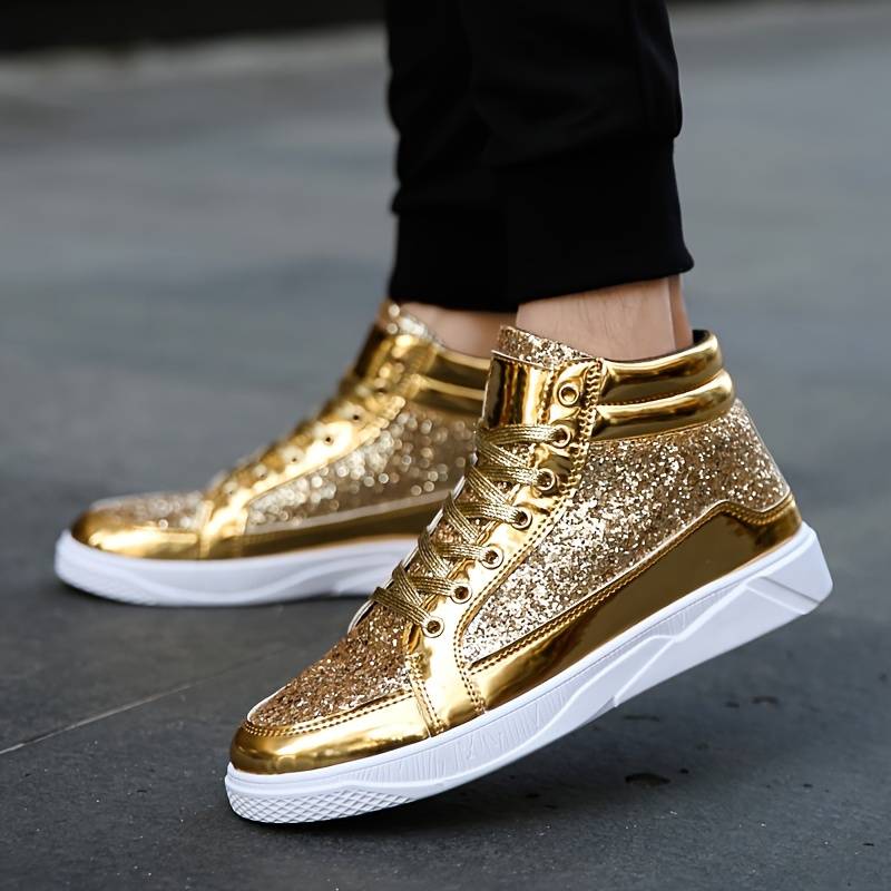 Men's Basketball Shoes With Shiny Effect