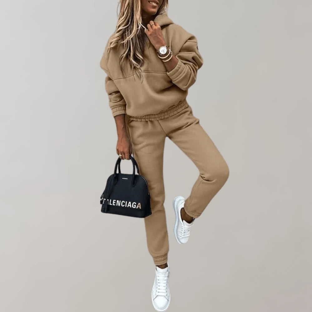 Lysse Fashion | Cotton training and tracksuit with hood in retro style for women