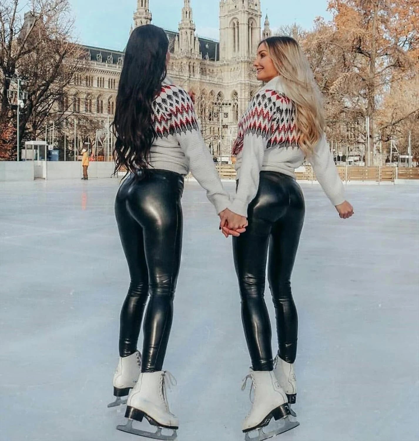 Elegant High-Waisted Yoga Pants for Style and Comfort