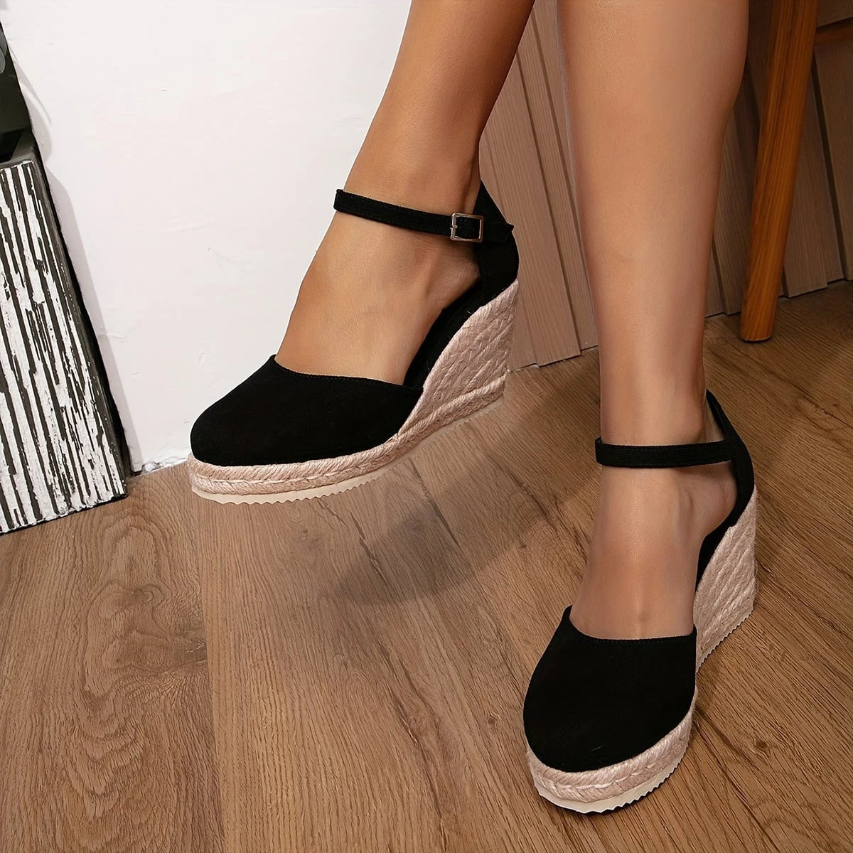 Strap sandals Comfortable and Stylish