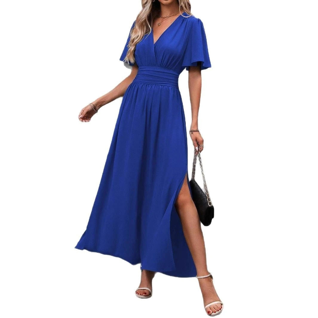 Women's maxi dress with flowing cut and elegant sleeves