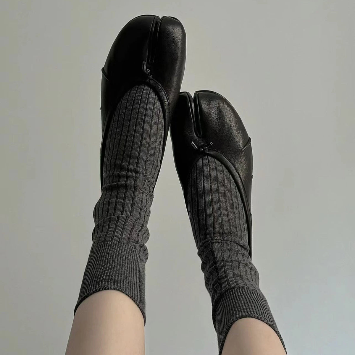 Women's contemporary split-toe ballerinas
