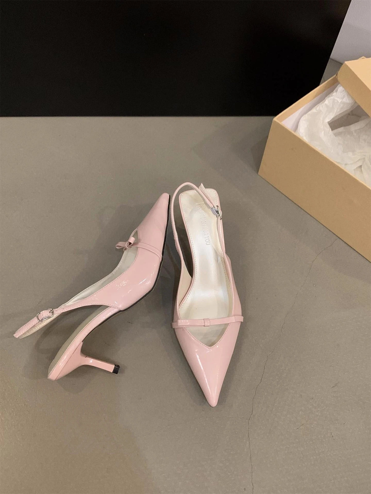 Women's Slingback Pumps with elegant cut and fine strap