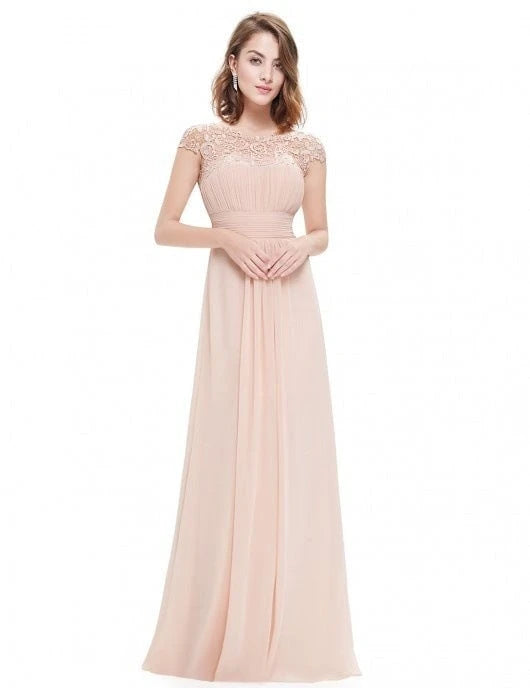 Women Elegant Evening Dress with Lace Top and Flowing Skirt