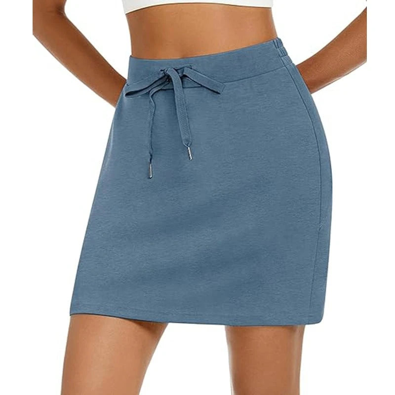 Women's sporty mini skirt with adjustable drawstring and side pockets