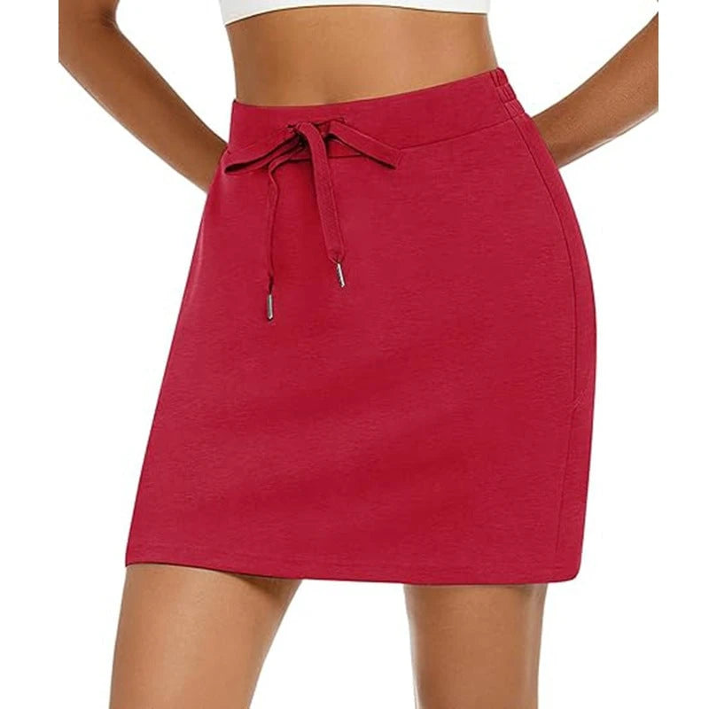 Women's sporty mini skirt with adjustable drawstring and side pockets