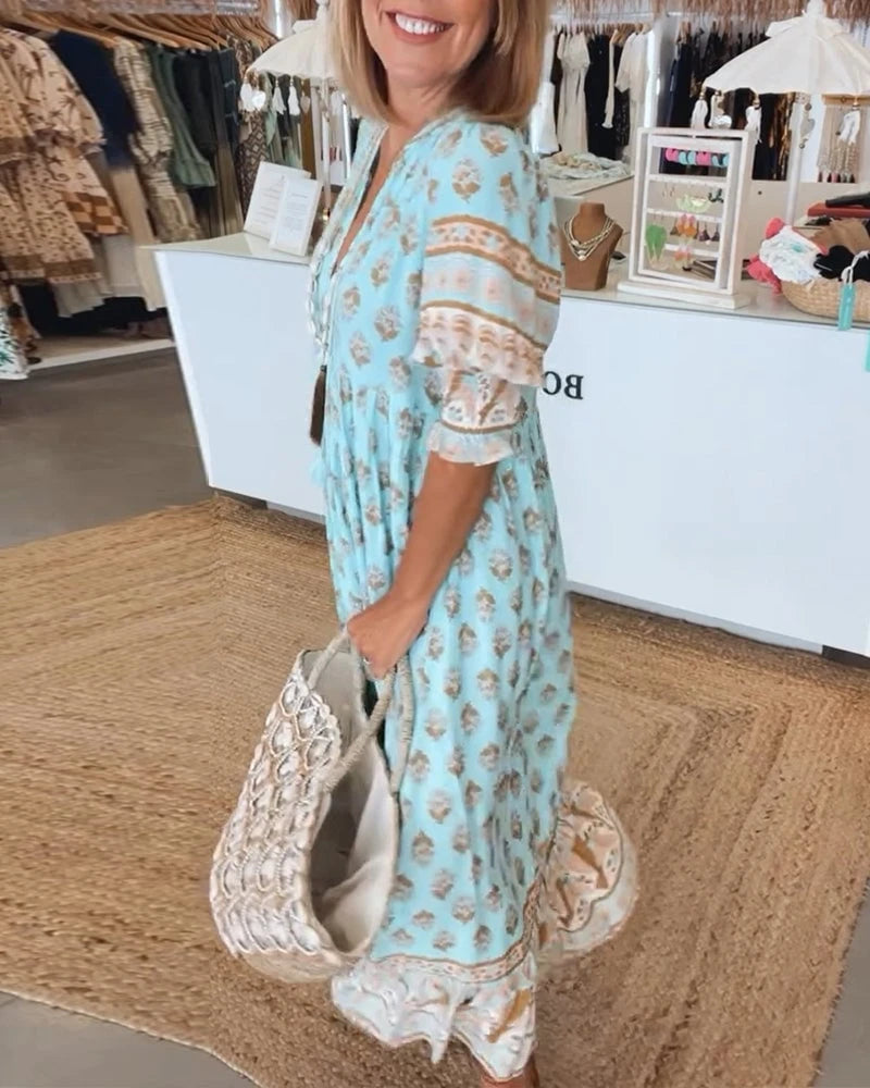 Casual Printed Dress with V-Neck and Half-Length Sleeves