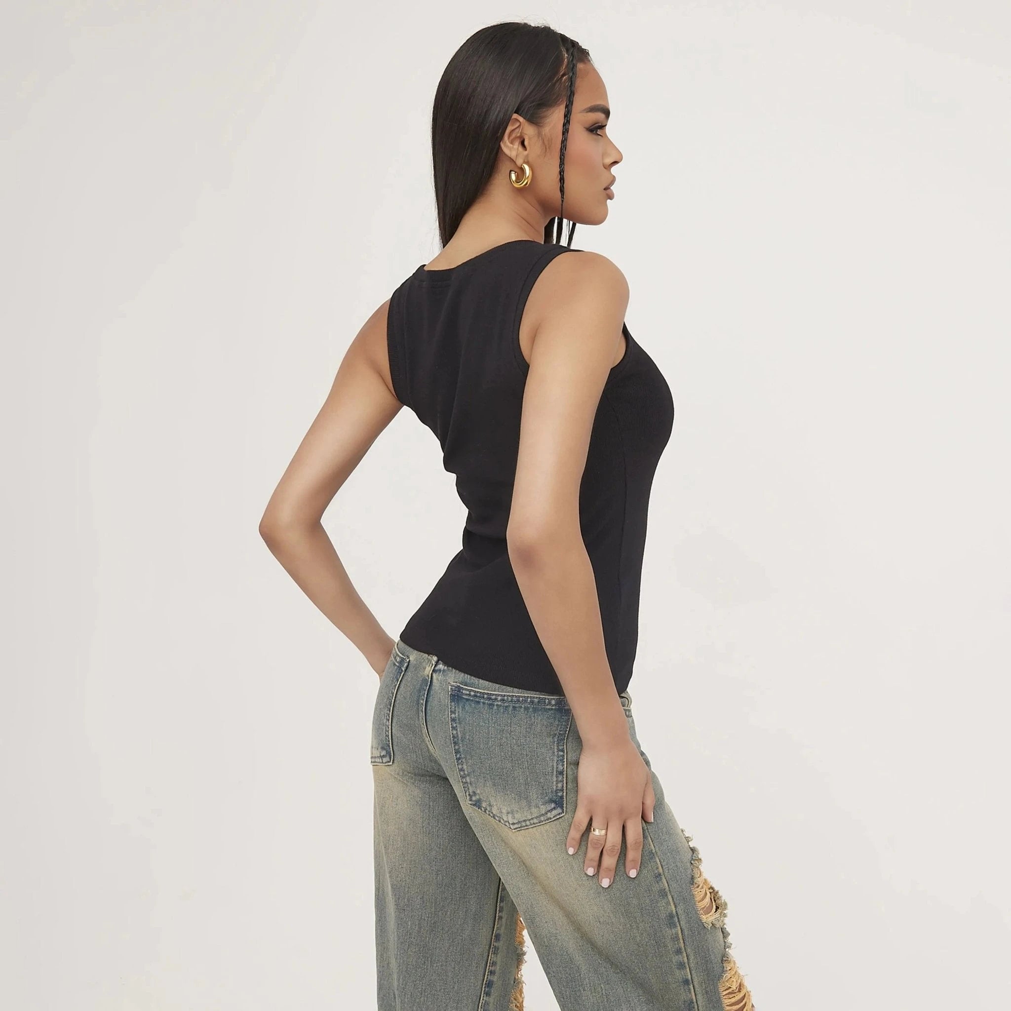 Ribbed tank top with delicate embroidery