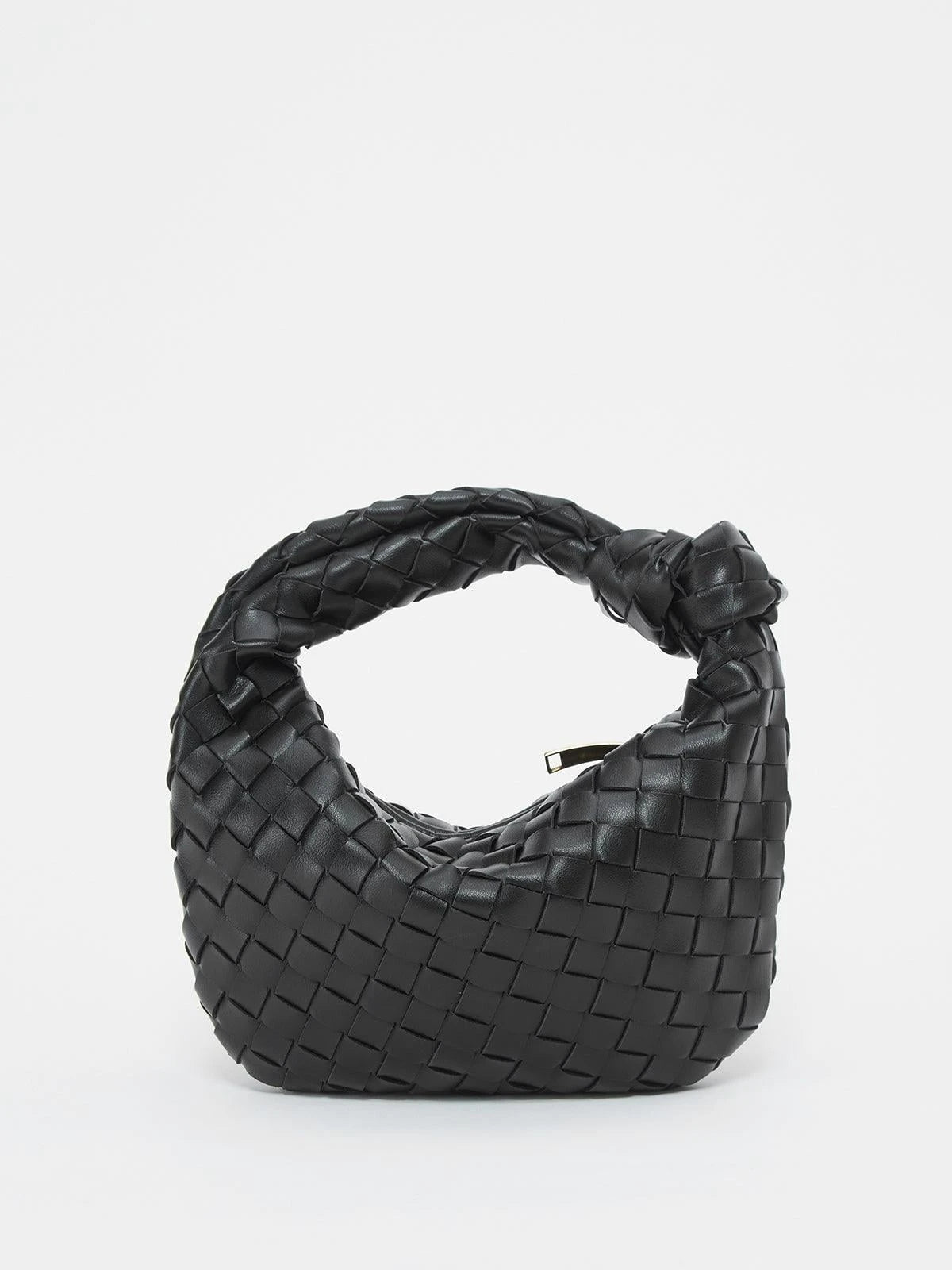 Casual and Relaxed Bag Design