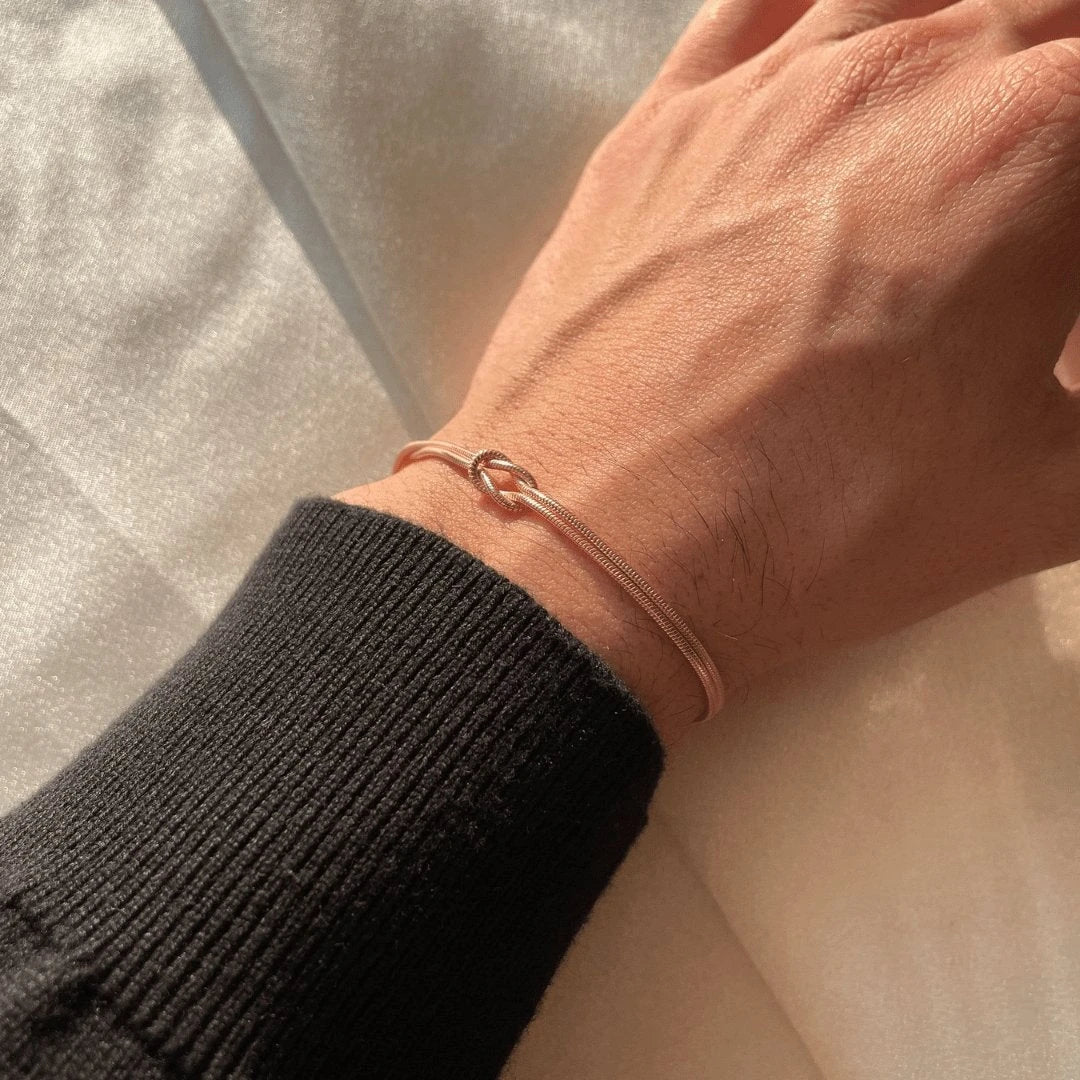 Minimalistic Bangle Love Knot