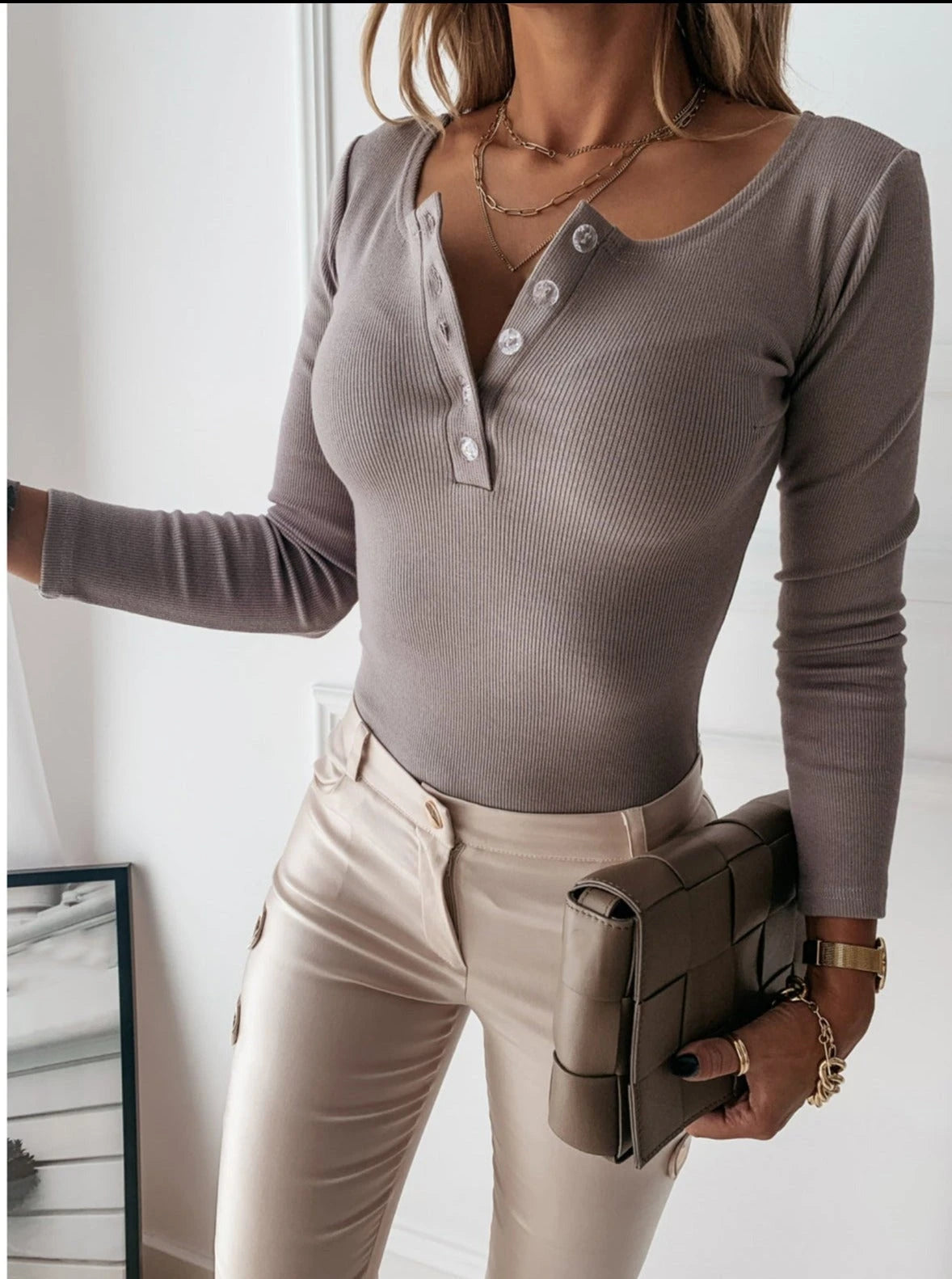 Carin Ribbed Henley Tee