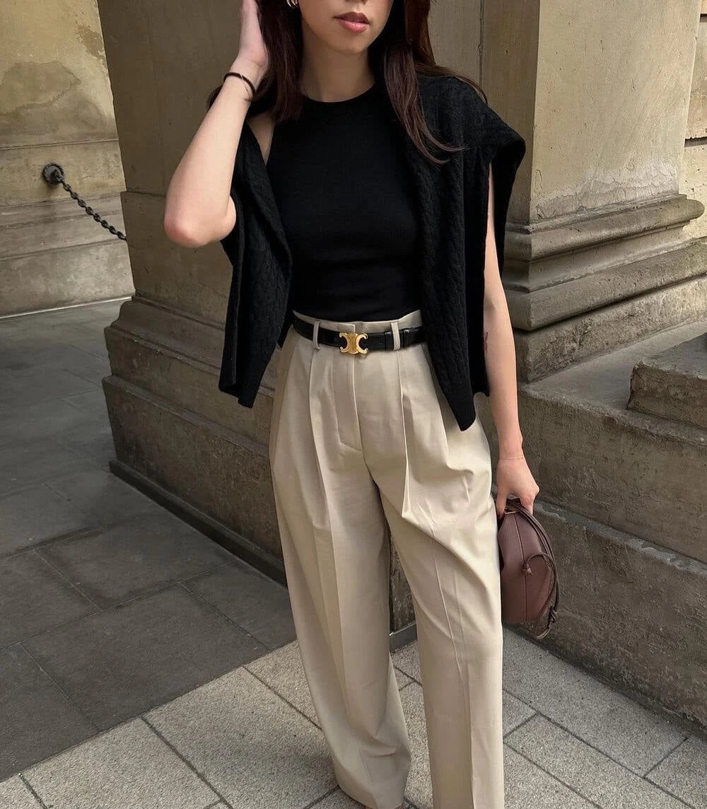 Elegant Women's Belt With Gold Buckle