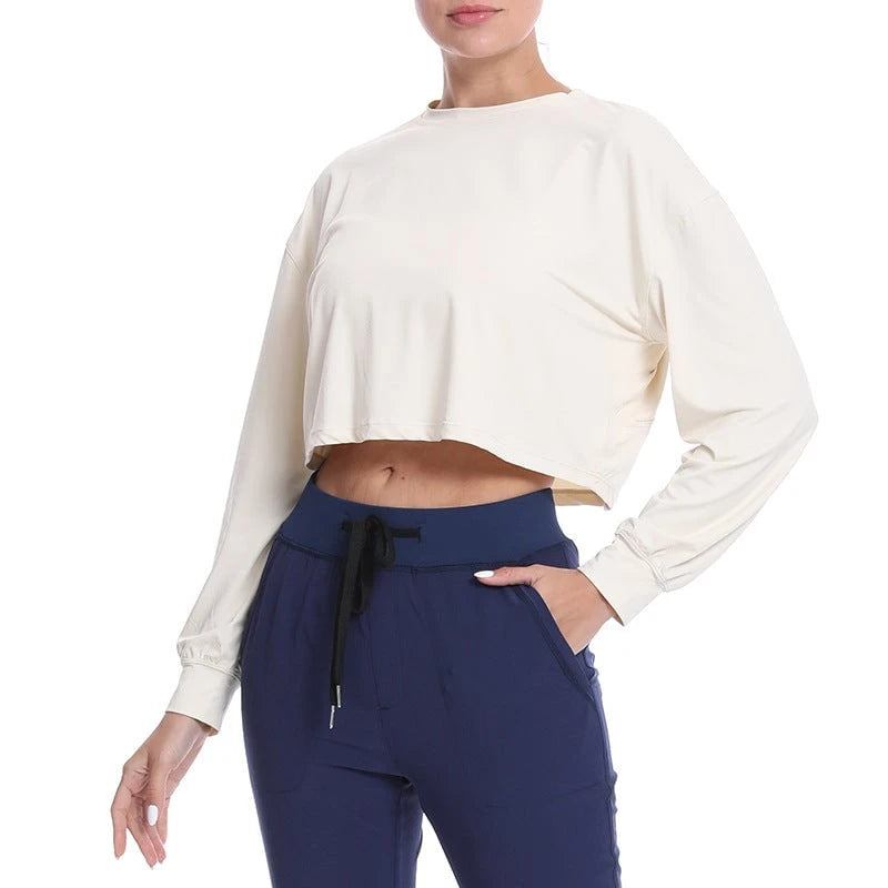 Women's sporty crop sweater with long sleeves