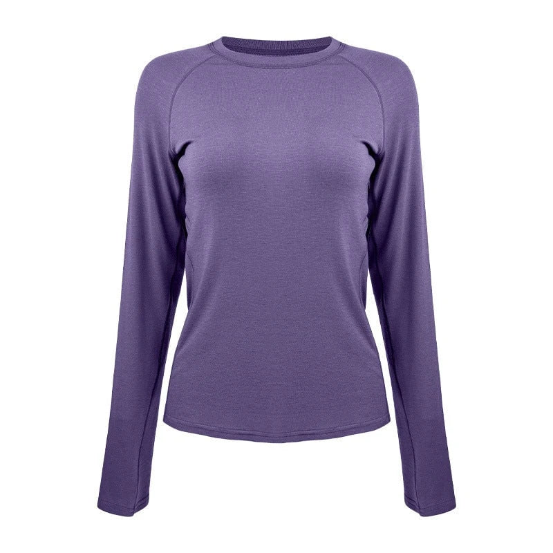 Women's performance shirt with long sleeves and breathable surface