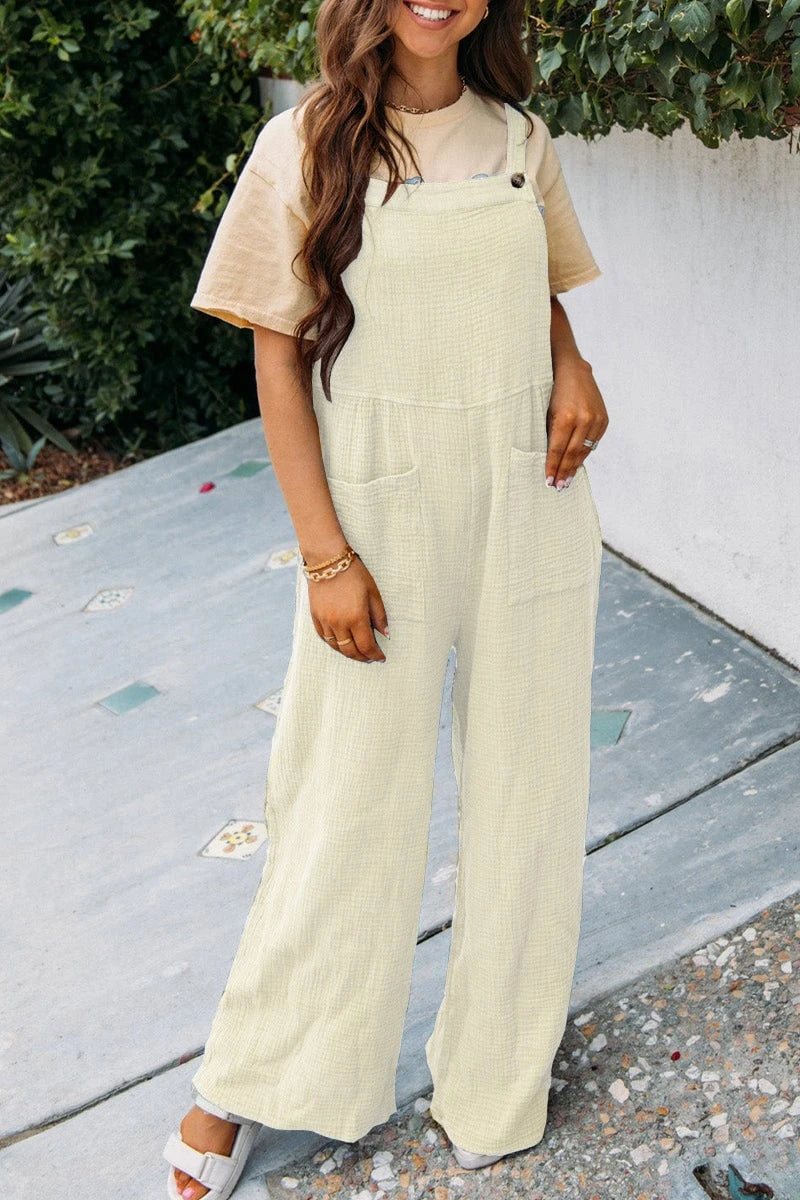 Women's casual jumpsuit with a loose fit and practical pockets