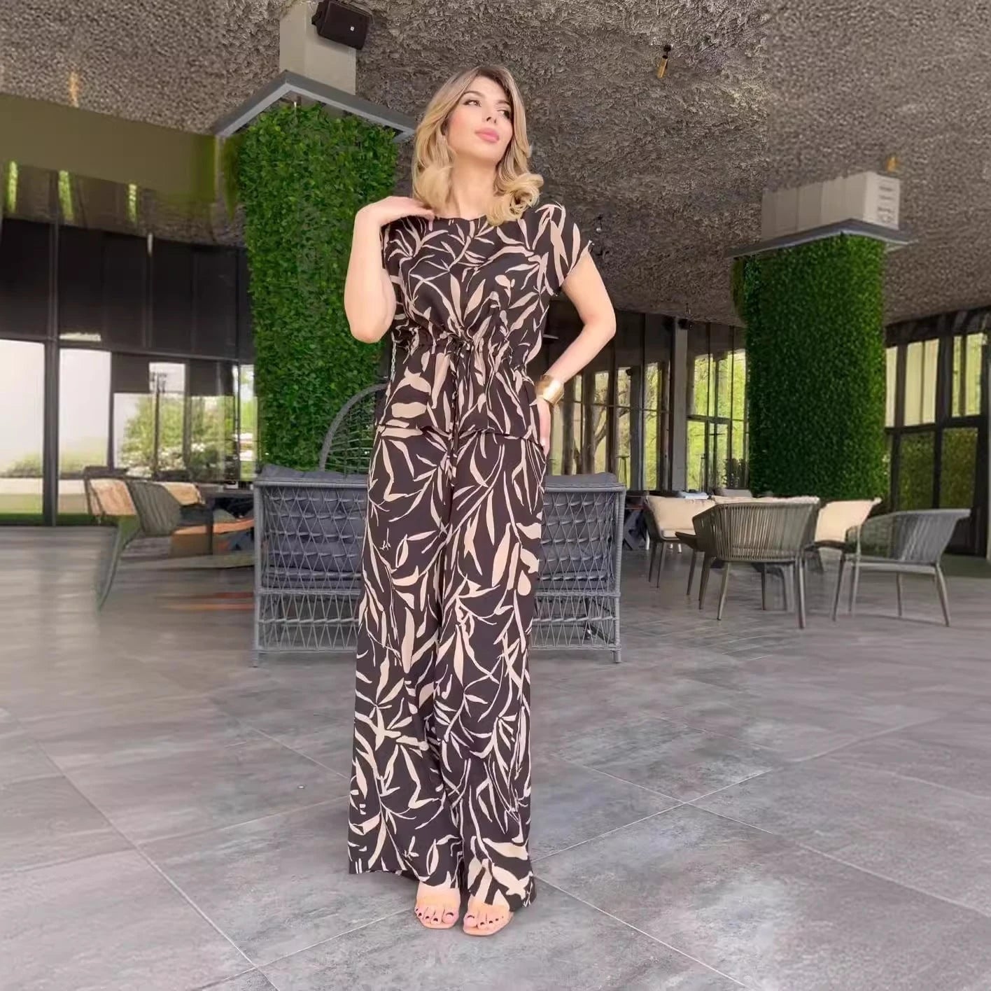 Women's Flowing Jumpsuit with Floral Design and Elastic Waist