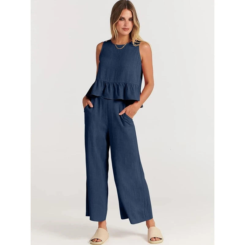 Women's casual jumpsuit with voluminous top and side pockets
