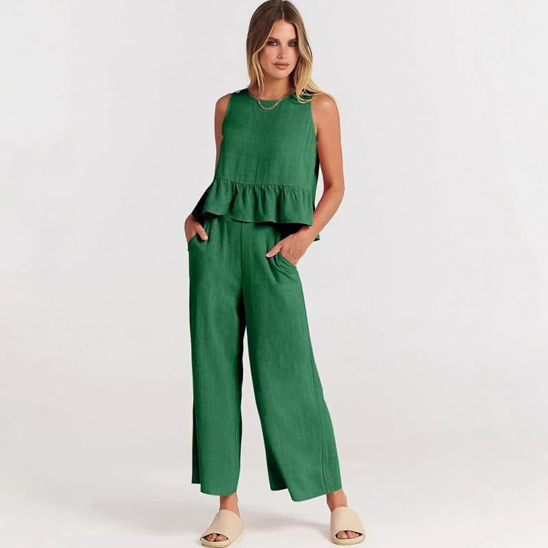 Women's casual jumpsuit with voluminous top and side pockets