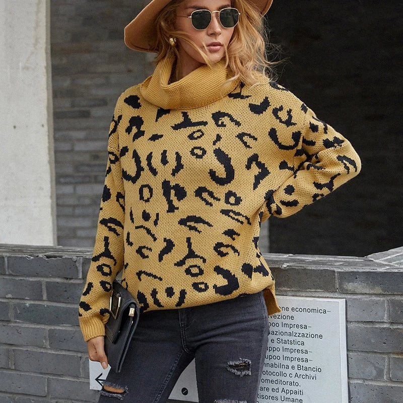 Women cozy oversized pullover with trendy leopard pattern