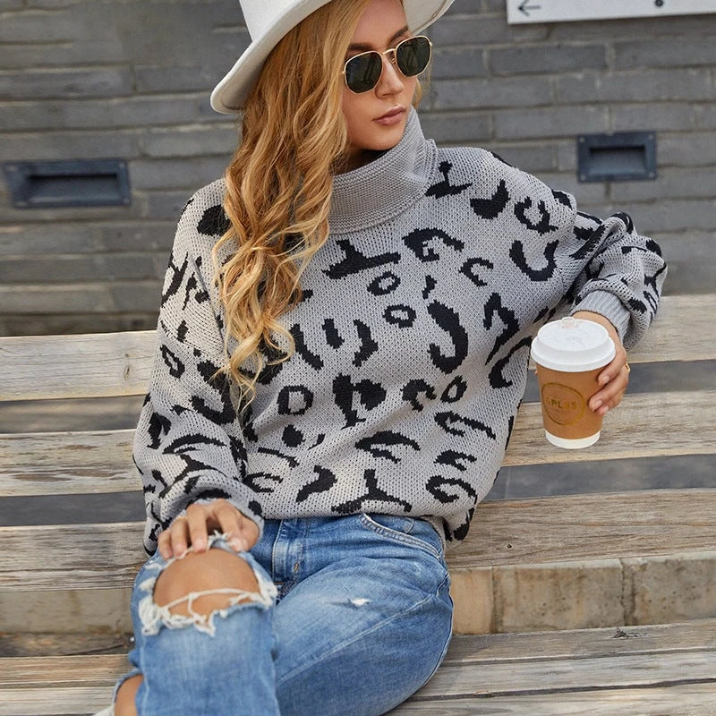 Women cozy oversized pullover with trendy leopard pattern