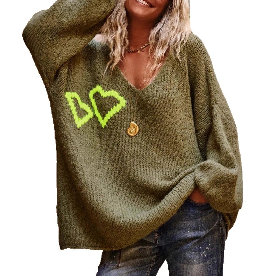Women's casual oversized pullover with heart appliqués