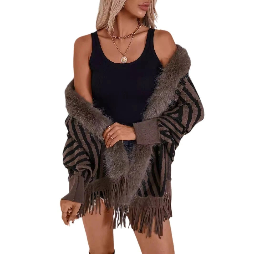 Women's Knit Poncho with Elegant Faux Fur Collar and Fringed Design