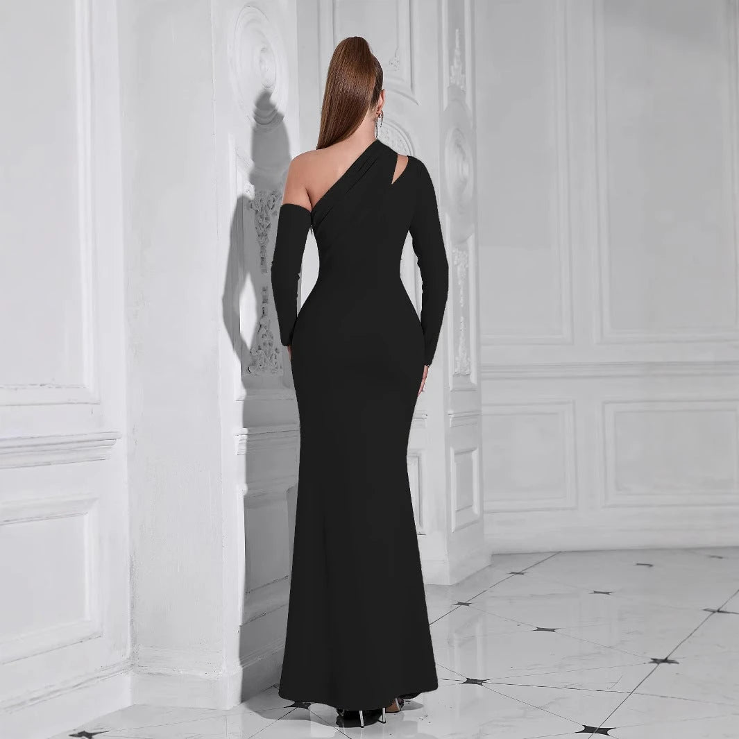 Ladies Elegant Maxi Dress with Asymmetric Neckline and Figure-Hugging Silhouette