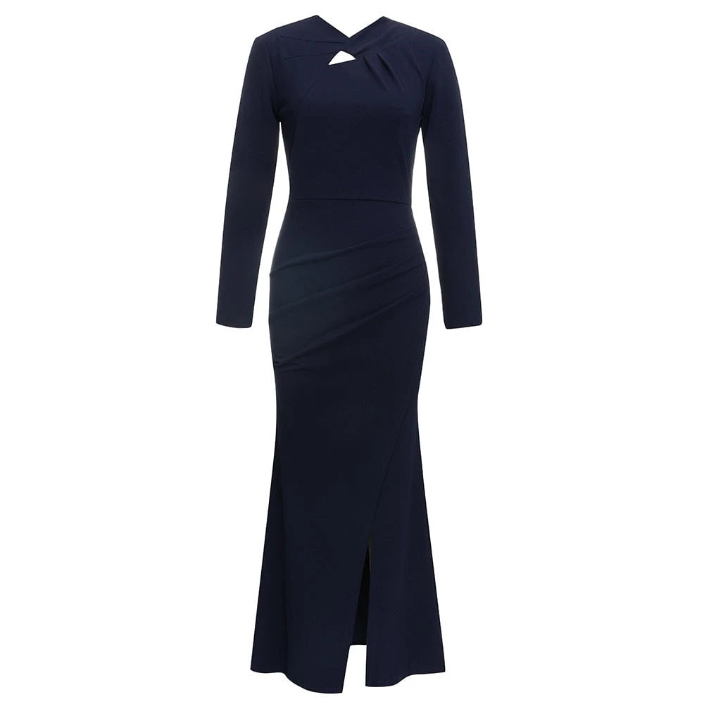 Ladies Elegant and figure-hugging evening dress with side slit