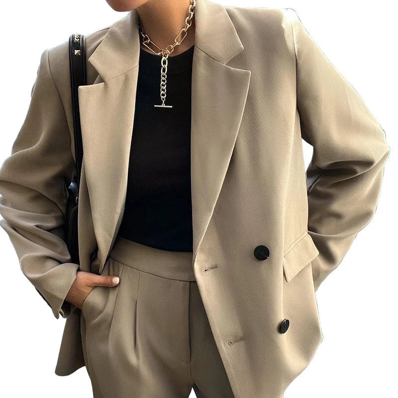 Women's suit jacket and pants in elegant oversized style