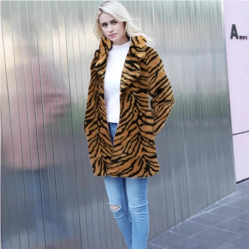 Women's Elegant Faux Fur Coat in Tiger Print Design